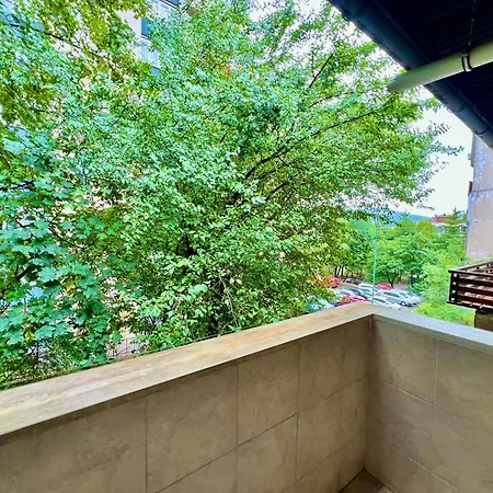Spacious Two-bedroom With Free Parking Apartmán Sarajevo