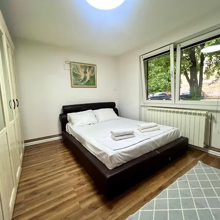 Apartment Spacious Two-bedroom With Free Parking *