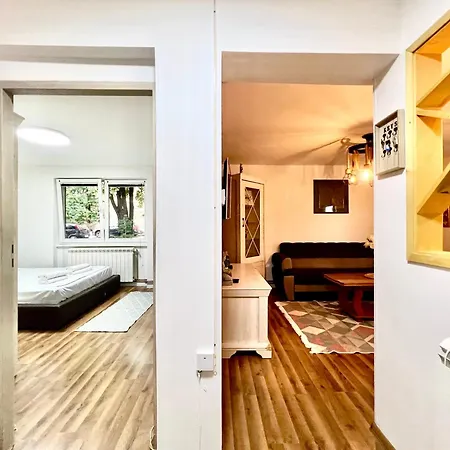 Apartmán Spacious Two-bedroom With Free Parking *