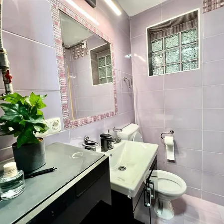 Spacious Two-bedroom With Free Parking Διαμέρισμα Σαράγεβο
