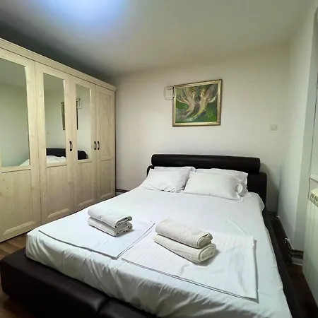 Spacious Two-bedroom With Free Parking Διαμέρισμα *